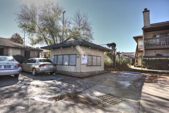 1516 Bay Area Blvd in Houston, TX - Foto de edificio - Building Photo
