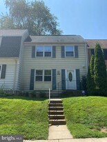 3048 Silent Valley Dr in Fairfax, VA - Building Photo