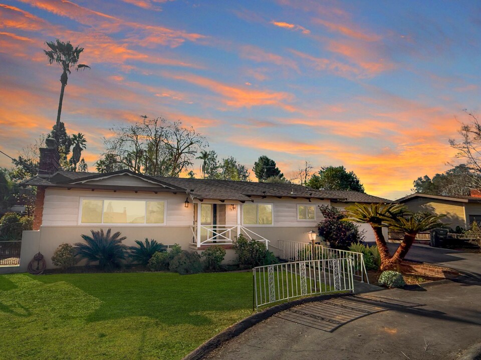 1603 Boyle Ave in Escondido, CA - Foto de edificio