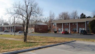 Heritage Townhomes in Wentzville, MO - Foto de edificio - Building Photo