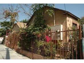 1545-1559 W 12th St in Los Angeles, CA - Building Photo - Building Photo