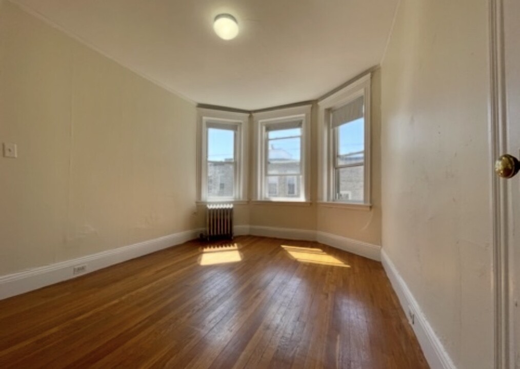 1161 Boylston St, Unit 21 in Boston, MA - Building Photo