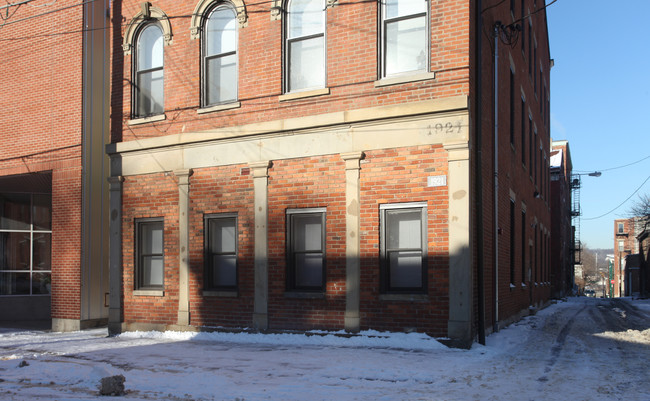 1921 Freeman Ave in Cincinnati, OH - Building Photo - Building Photo