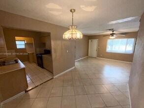 341 NE 25th Ct in Pompano Beach, FL - Building Photo - Building Photo