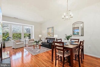 23110 Blackthorn Square in Sterling, VA - Building Photo - Building Photo