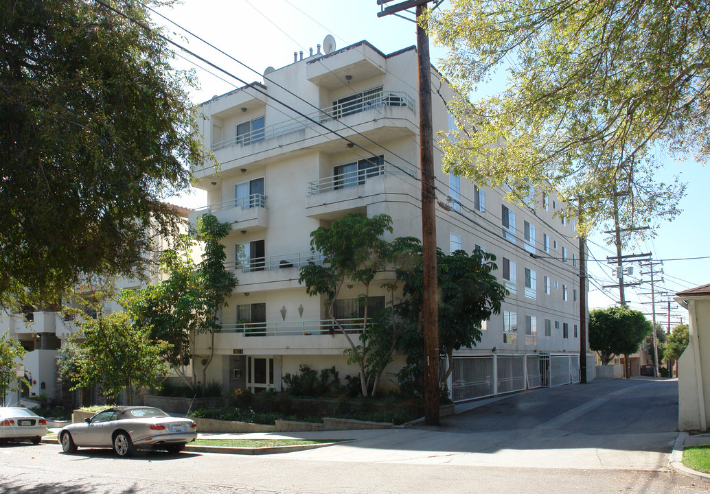 1811 Fairburn Ave in Los Angeles, CA - Building Photo