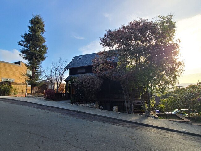 property at 456 W Richmond Ave.