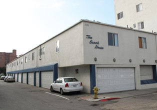 1101 Ocean Front Walk in Venice, CA - Building Photo - Building Photo