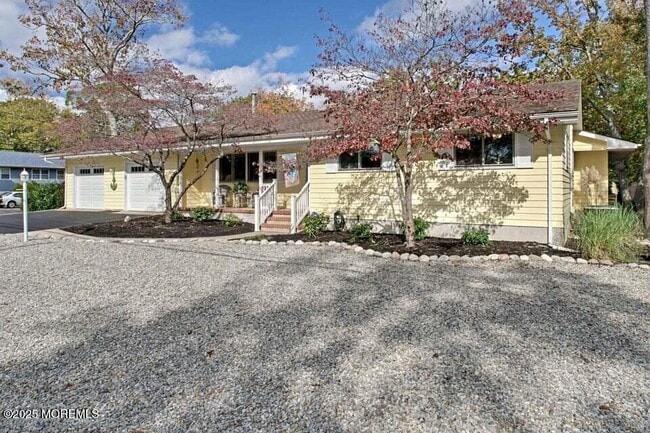 510 Springfield Ave in Pine Beach, NJ - Foto de edificio - Building Photo