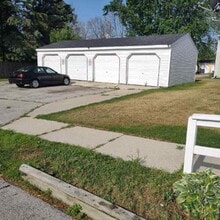 2421 Camelot Blvd in Sheboygan, WI - Building Photo - Building Photo