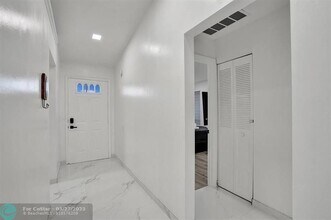 5434 SW 25th Ave in Fort Lauderdale, FL - Building Photo - Building Photo
