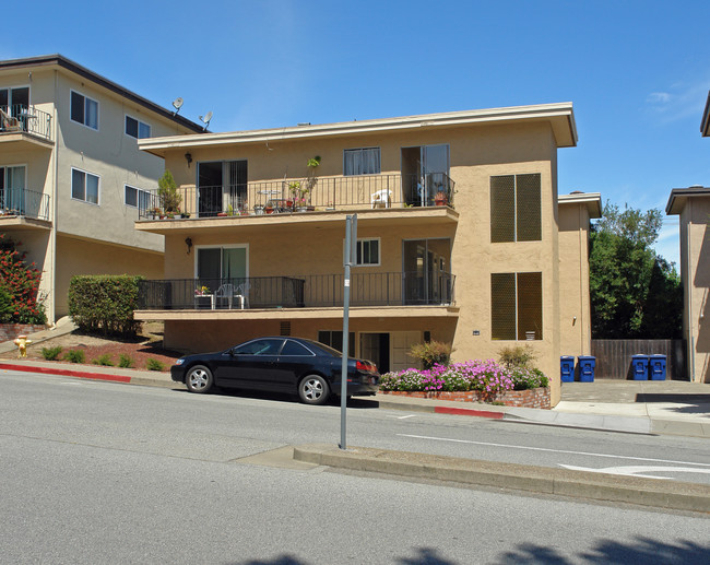 510 Richmond Dr in Millbrae, CA - Foto de edificio - Building Photo