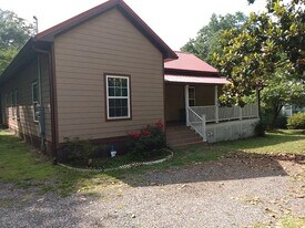 123 N Norris Dr in Norris, SC - Building Photo