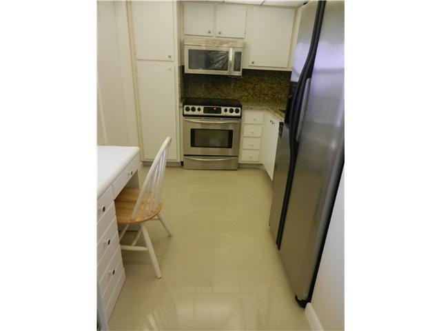 3250 N Palm Aire Dr in Pompano Beach, FL - Building Photo - Building Photo