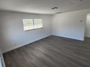 1617 N J St in Lake Worth Beach, FL - Building Photo - Building Photo