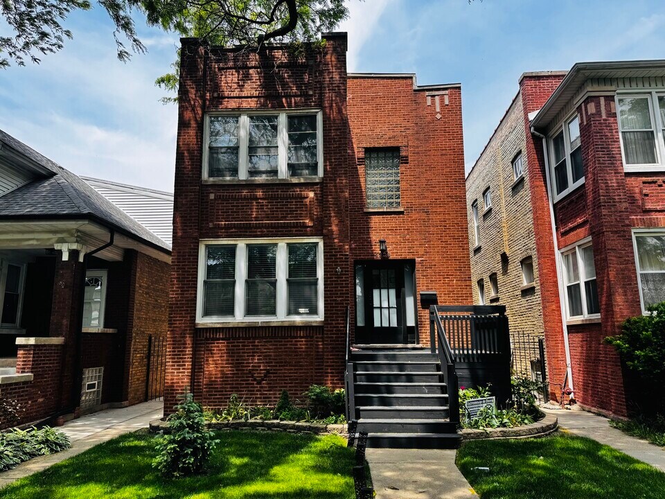 4338 W Drummond Pl in Chicago, IL - Building Photo