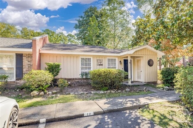 property at 10 Scuppers Ct