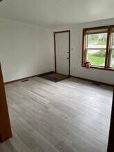 677 Valley Rd, Unit 1 in Brooktondale, NY - Foto de edificio - Building Photo