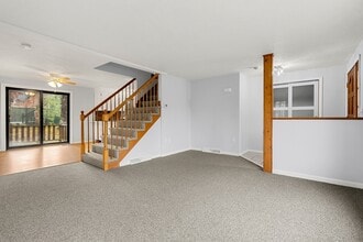 206 Cardinal Ln in Tyngsboro, MA - Building Photo - Building Photo