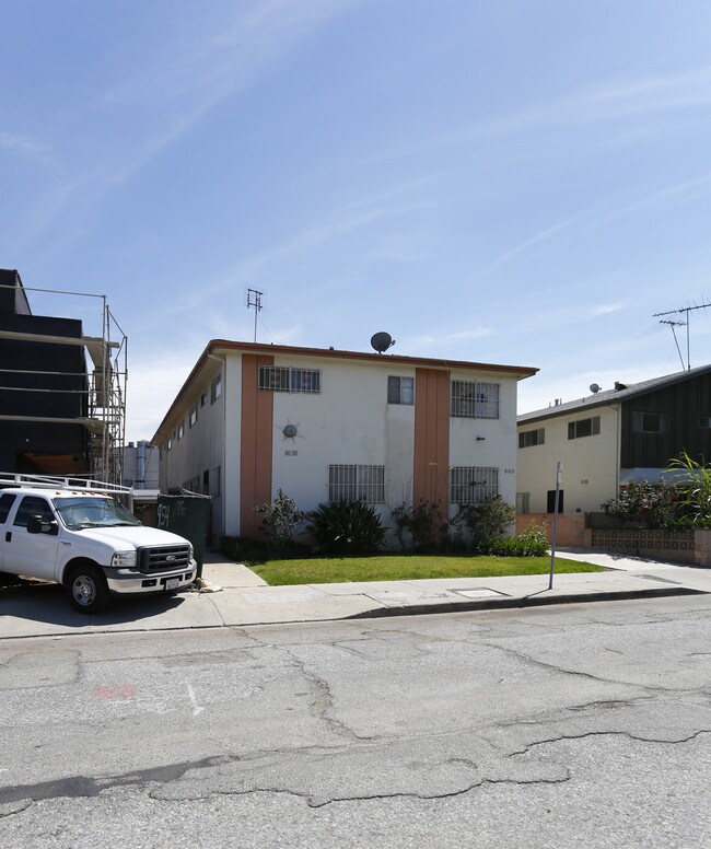 960 S New Hampshire Ave in Los Angeles, CA - Building Photo - Building Photo