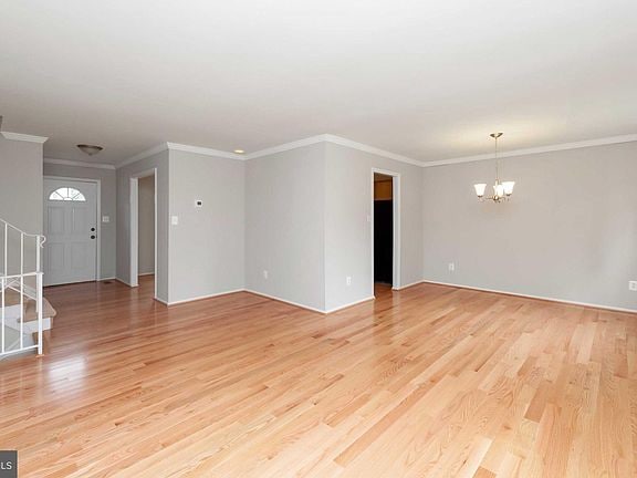 5307 Greenough Pl in Burke, VA - Building Photo - Building Photo