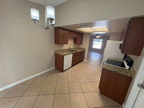 316-318 N Simpson St in Mount Dora, FL - Building Photo - Building Photo