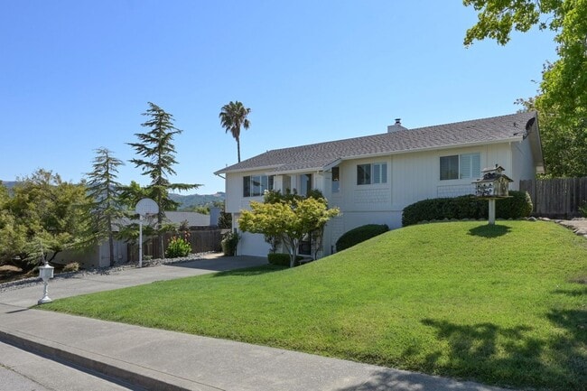 property at 5 Santa Victoria Ct