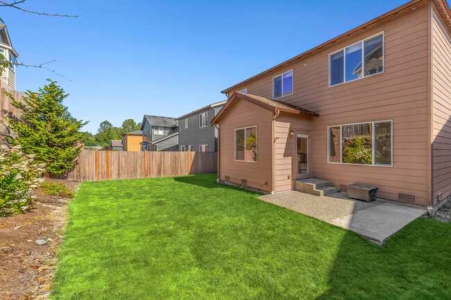 7704 NE 200th St in Kenmore, WA - Building Photo - Building Photo