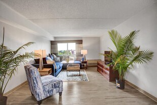 1718 Underpass Way, Unit One Bedroom Unit in Hagerstown, MD - Building Photo