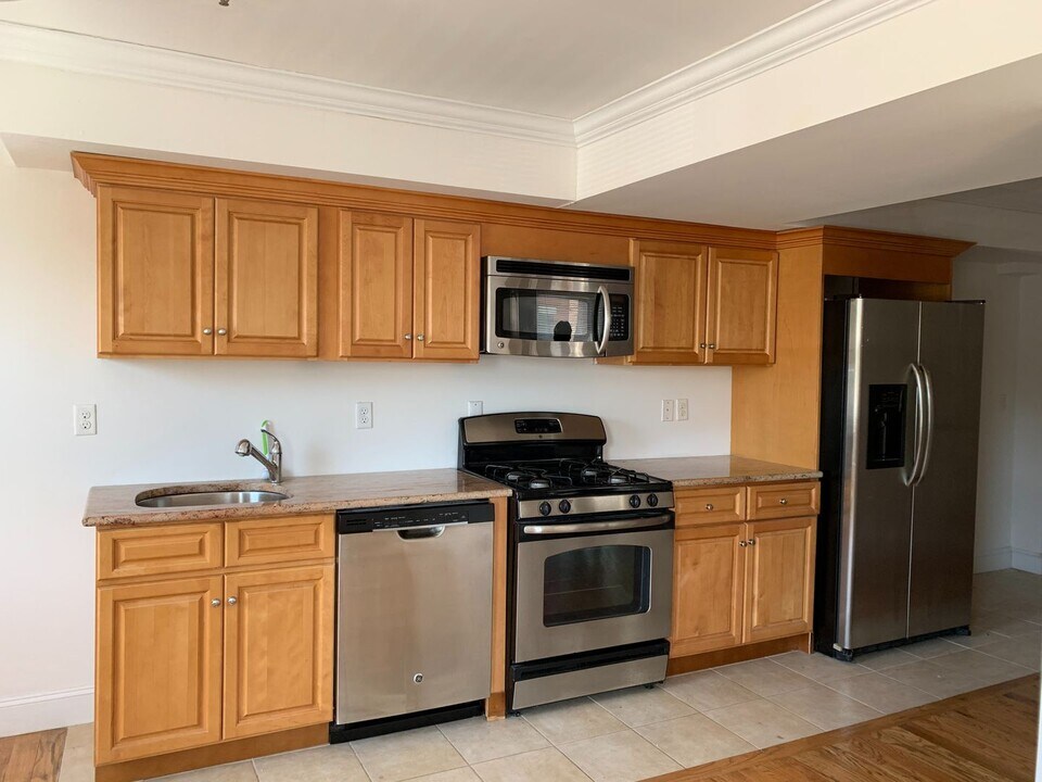 71 Palisade Ave in Jersey City, NJ - Building Photo