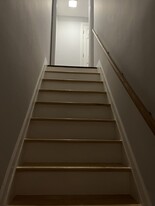 8 Bunting Ln, Unit Yolanda Giraldo in Levittown, NY - Building Photo