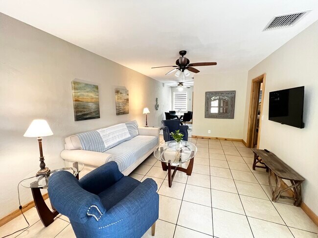 8341 Sunset Dr in Palm Beach Gardens, FL - Building Photo - Building Photo