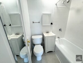 2 AVENUE in New York, NY - Building Photo - Building Photo