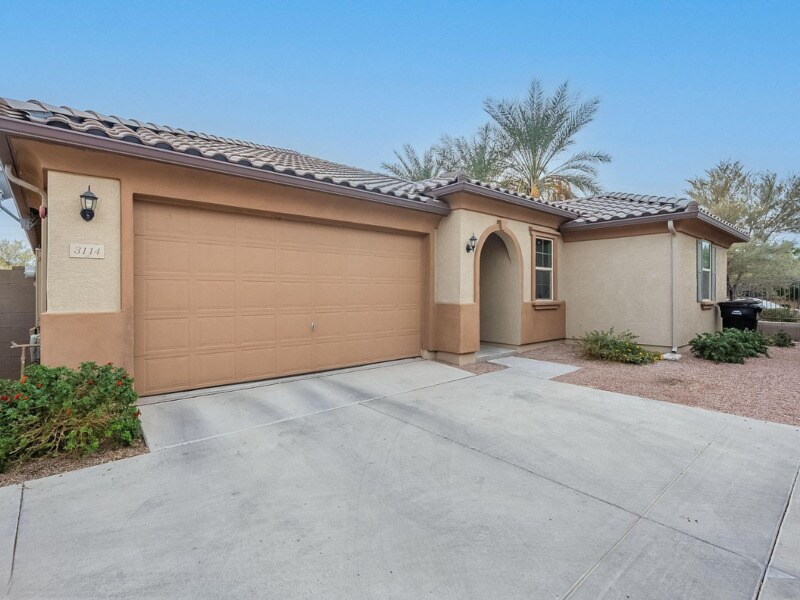3114 S Sunrise in Mesa, AZ - Foto de edificio