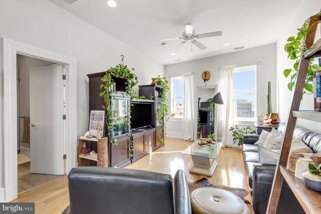 property at 2136 E Dauphin St