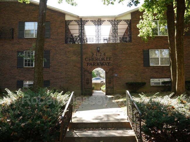 property at 2124 Cherokee Pkwy