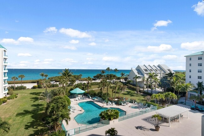 2000 Jimmy Buffett Mem Hwy in Jupiter, FL - Building Photo - Building Photo