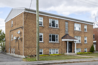 245 des Peres Blancs Ave in Ottawa, ON - Building Photo - Building Photo