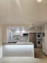 3240 Mary St in Miami, FL - Building Photo - Building Photo