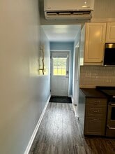 21560 Quaker Rd in Windsor, VA - Foto de edificio - Building Photo