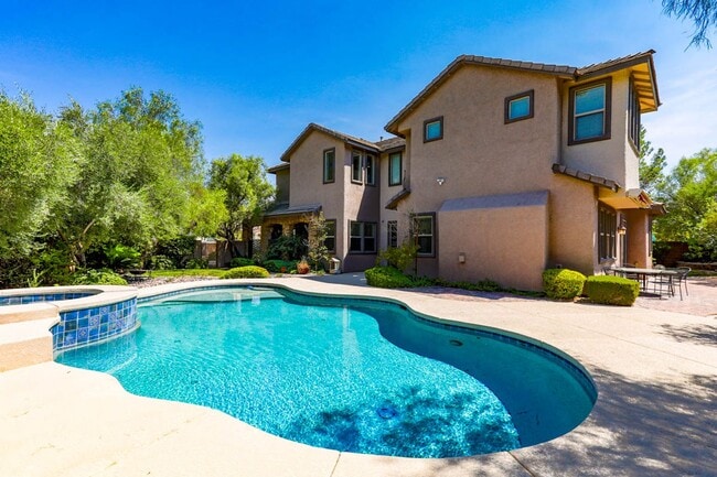 1053 Oak Fair St in Las Vegas, NV - Building Photo - Building Photo