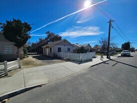359 N Wateka St in San Jacinto, CA - Building Photo