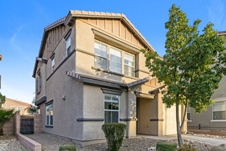 1082 Paradise Coach Dr in Henderson, NV - Building Photo - Building Photo