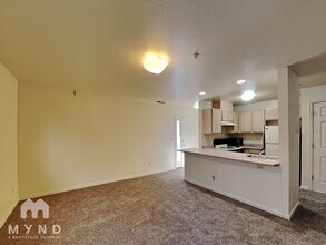 954 Berrum Ln in Reno, NV - Foto de edificio - Building Photo