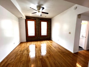 2008 S Pulaski Rd in Chicago, IL - Building Photo - Building Photo