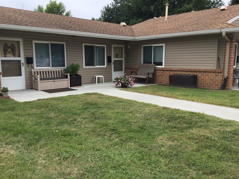 Loess Hills Estates Affordable Senior Housing in Glenwood, IA - Building Photo