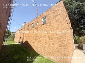 2116 Market Ave N in Canton, OH - Building Photo - Building Photo