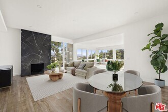 2204 Ridgemont Dr in Los Angeles, CA - Building Photo - Building Photo