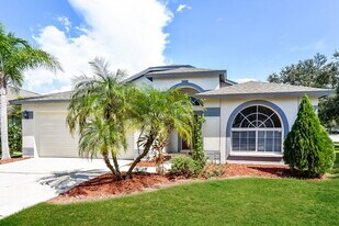 13610 Ogakor Dr in Riverview, FL - Building Photo