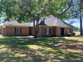 200 Merry Wood Dr in Statesboro, GA - Building Photo